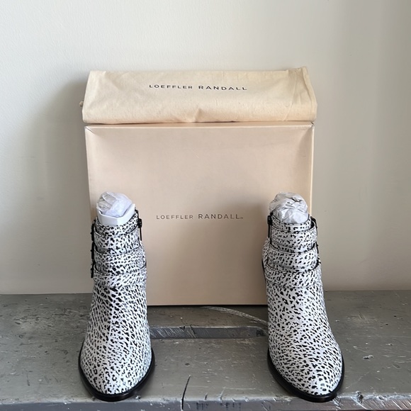 NWT Loeffler Randall Eugenie Booties size 9B - Picture 4 of 14